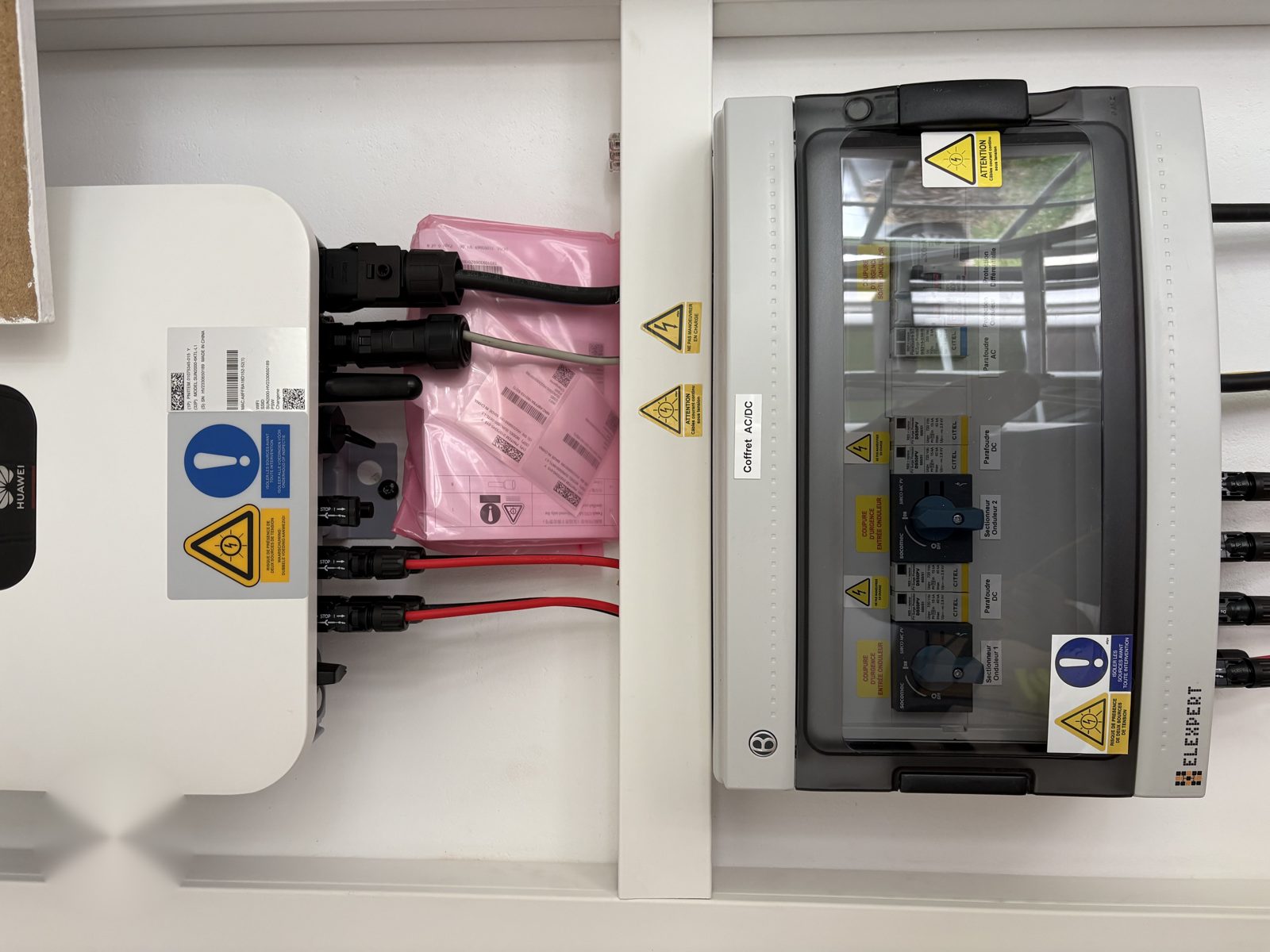 Onduleur et coffret de protection AC/DC d'une installation photovoltaïque